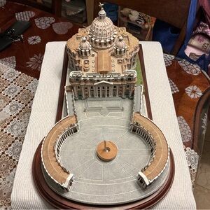 Elegant Tan and White Architectural Sculpture